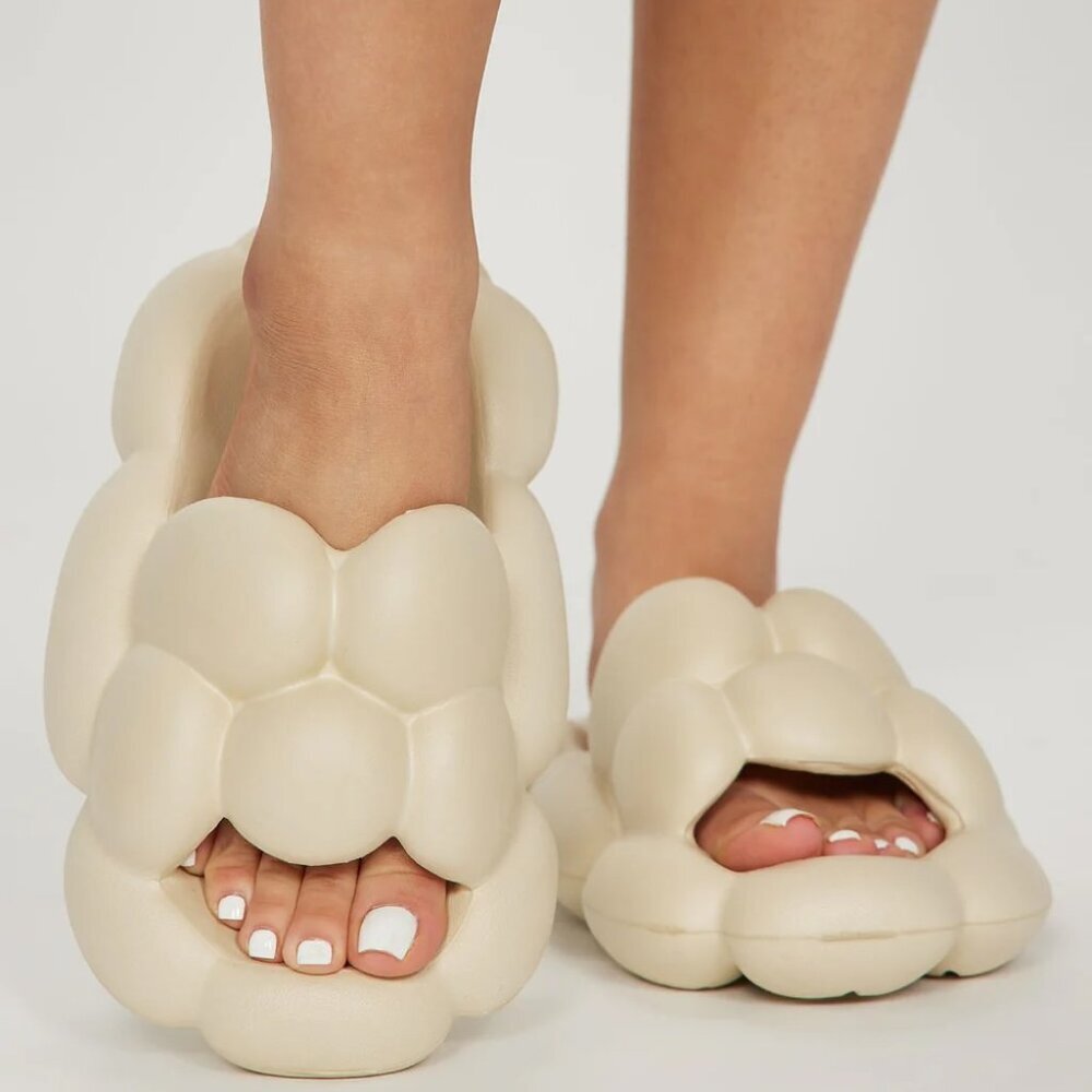 Cream Cloud Slides Stuck In The Clouds Slides - Beige sz 8, 9, 10 - Picture 3 of 6